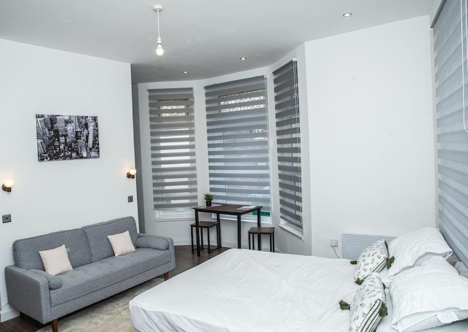 Aylesbury Apartment 1 With Free Parking Luaran gambar